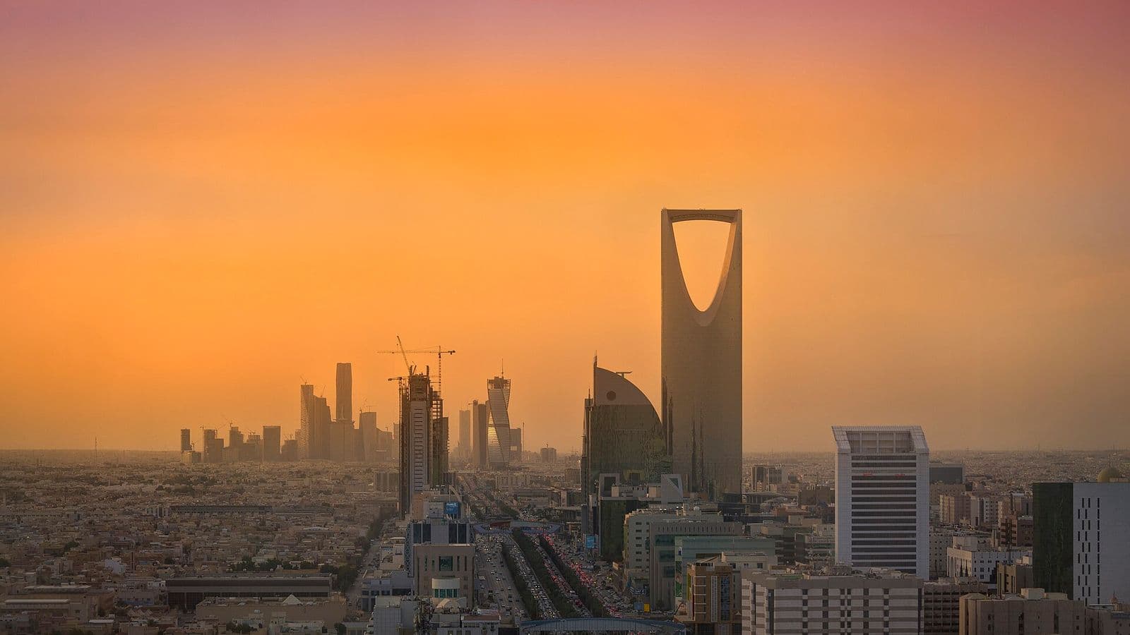 أفق مدينة الرياض وبرج المملكة
